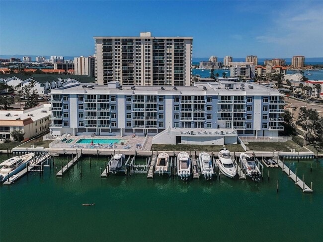 415 Island Way, Unit 509 in Clearwater, FL - Foto de edificio - Building Photo
