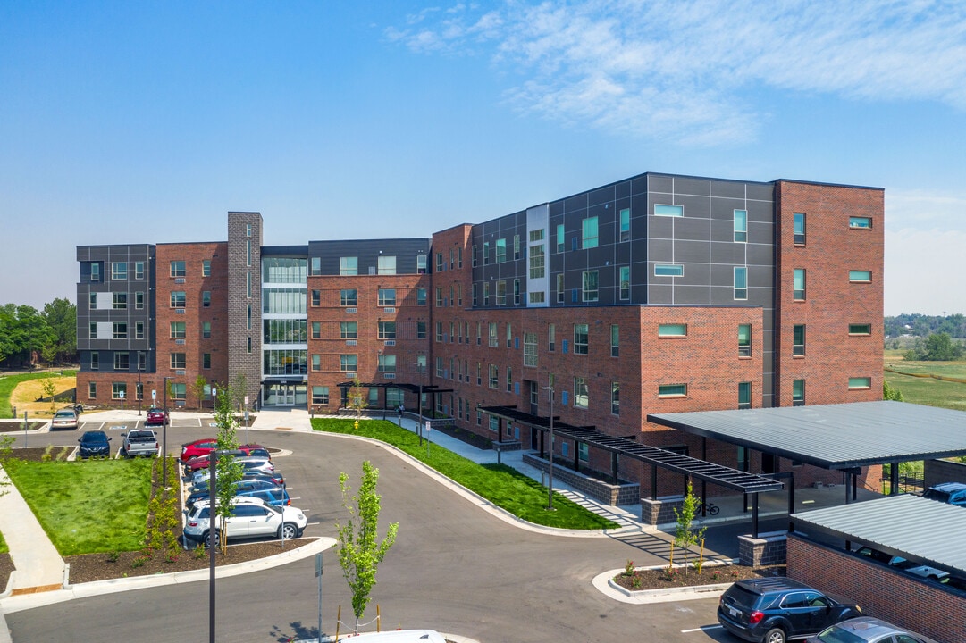 Alameda View in Aurora, CO - Building Photo