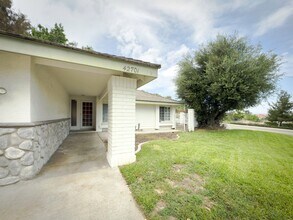 42701 Vía Del Campo in Temecula, CA - Building Photo - Building Photo