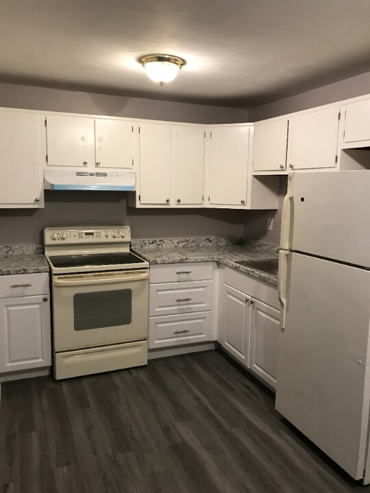185 Barker St in Hartford, CT - Building Photo