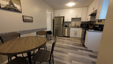 Room in Duplex on New Dawn Ct in Jonesboro, GA - Building Photo - Building Photo