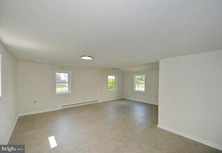 31 W Whitlock Ave in Winchester, VA - Building Photo - Building Photo