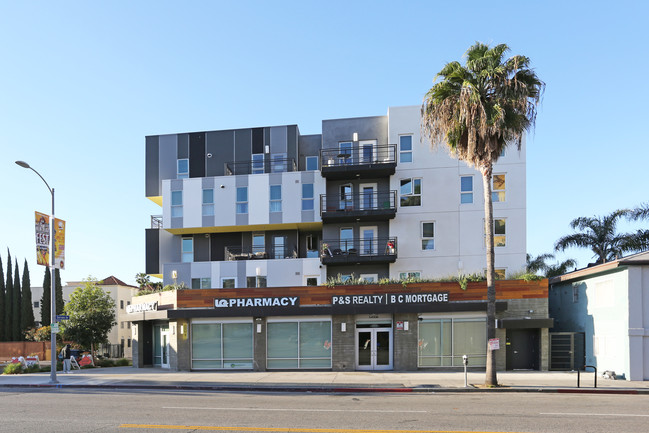 5400 Hollywood Family Apartments in Los Angeles, CA - Building Photo - Building Photo