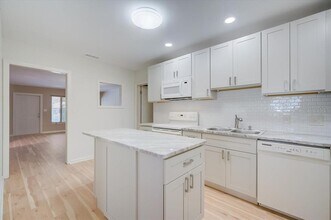 1225 Cocoanut Ave in Sarasota, FL - Building Photo - Building Photo
