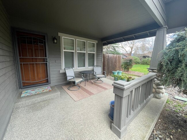 919 Schaefers Ln in Grants Pass, OR - Building Photo - Building Photo