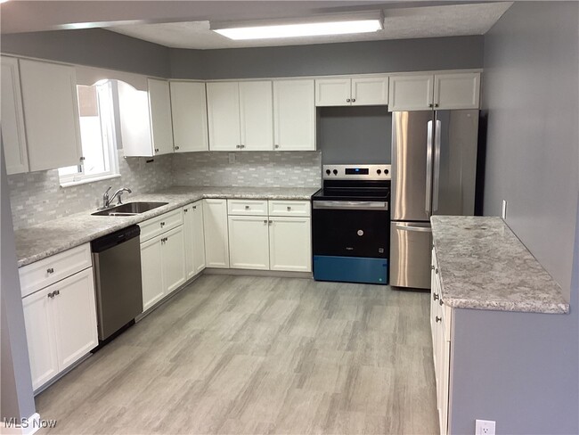 4650 Markwood Dr in Stow, OH - Building Photo - Building Photo