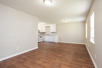 Woodlawn Manor in Tuscaloosa, AL - Foto de edificio - Interior Photo