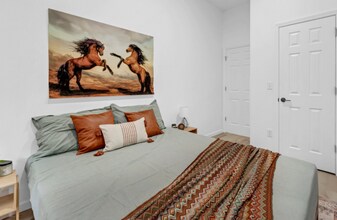 574 Niagara St, Unit Apt 1 in Buffalo, NY - Building Photo - Building Photo