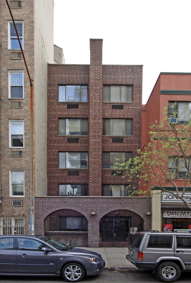 239 E 10th St in New York, NY - Foto de edificio - Building Photo