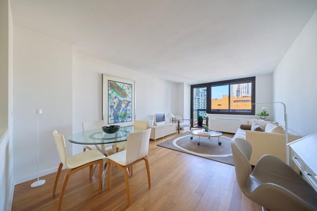 property at 515 E 72nd St