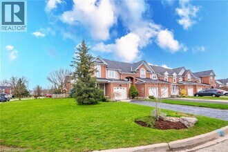 537 Beaver Creek Crescent in Waterloo, ON - Building Photo - Building Photo