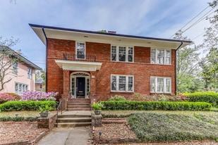 138 E 50th St in Savannah, GA - Building Photo