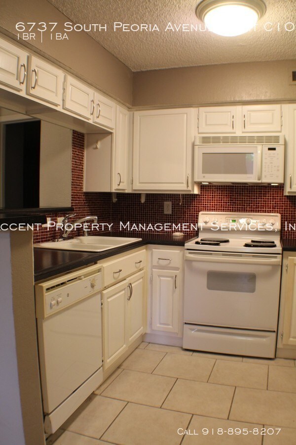 6737 S Peoria Ave-Unit -Unit C105 in Tulsa, OK - Building Photo - Building Photo