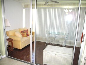 1192 South Dr in Delray Beach, FL - Building Photo - Building Photo