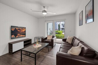 5650 Graduate Cir in Temple Terrace, FL - Building Photo - Building Photo