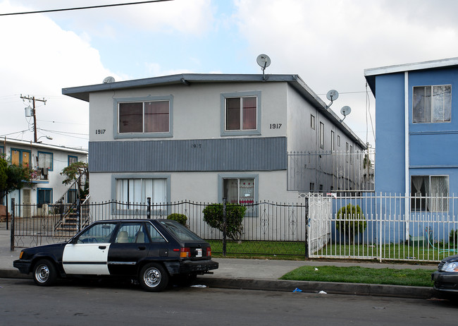 1917 W Myrtle St in Santa Ana, CA - Building Photo - Building Photo