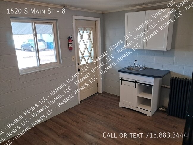 property at 1520 S Main St