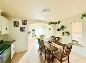 4707 Los Laureles Ln in Laredo, TX - Building Photo - Building Photo