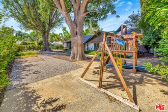 19841 Henshaw St in Los Angeles, CA - Building Photo - Building Photo