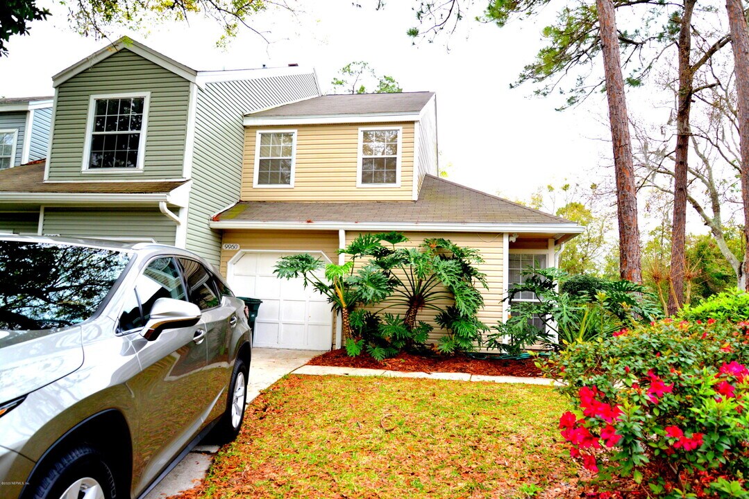 9960 Moorings Dr in Jacksonville, FL - Building Photo