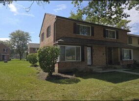 43 Indianwood Blvd in Park Forest, IL - Building Photo