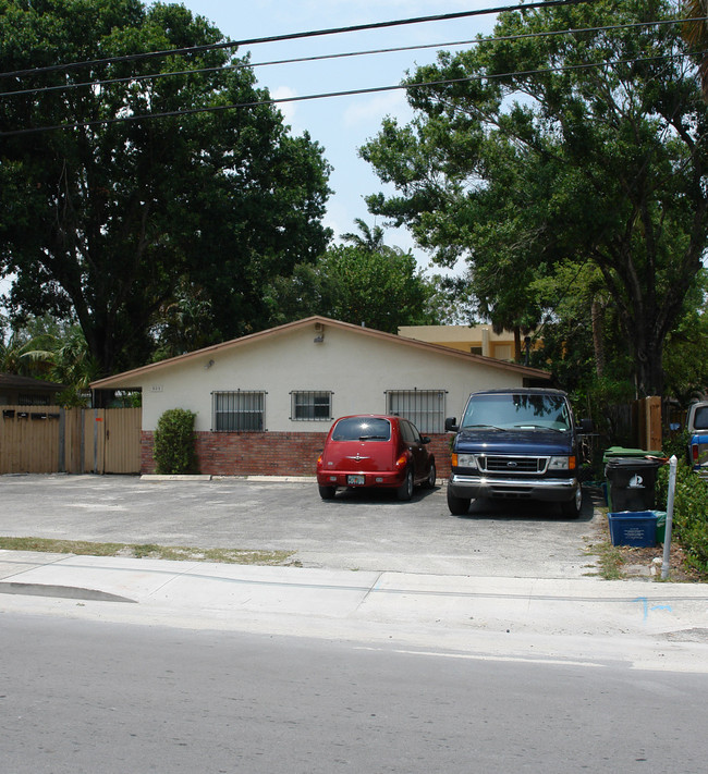 925 W Las Olas Blvd in Fort Lauderdale, FL - Building Photo - Building Photo