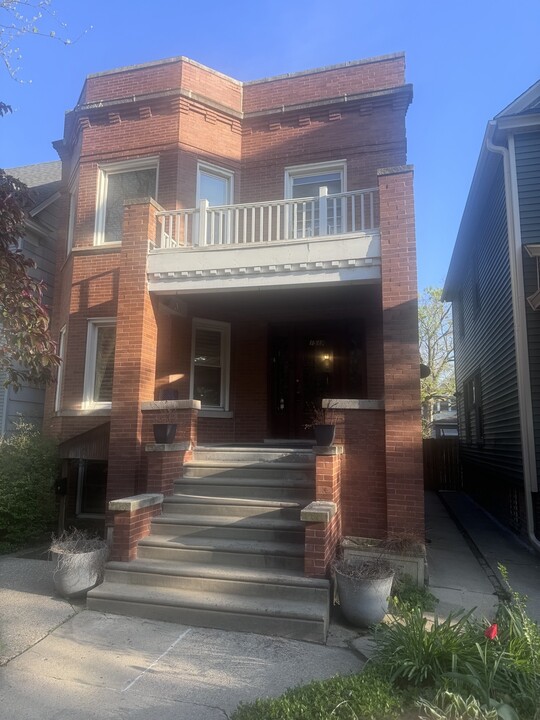 1519 W Granville Ave in Chicago, IL - Building Photo