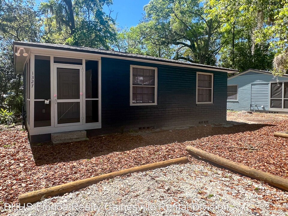 1327 NW 6th Pl in Gainesville, FL - Building Photo