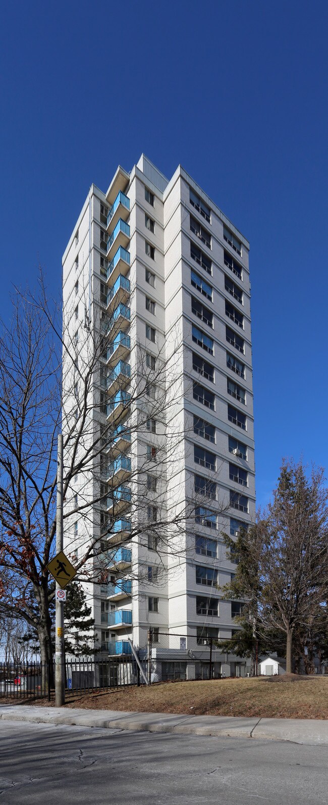 Ken Soble Tower in Hamilton, ON - Building Photo - Primary Photo