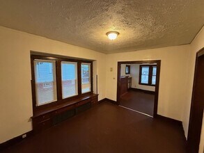 889 Fess Ave in Akron, OH - Building Photo - Building Photo