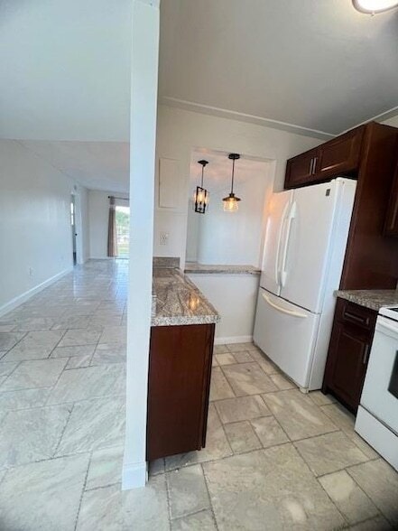 8435 Sunrise Lakes Blvd, Unit 309 in Sunrise, FL - Foto de edificio - Building Photo