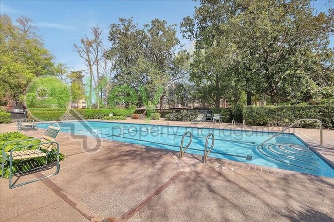 property at 2254 Woodside Ln