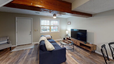 Hometeam Properties in Columbus, OH - Building Photo - Building Photo