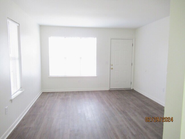 251 Rast St in Sumter, SC - Foto de edificio - Building Photo
