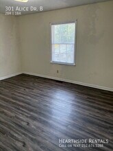 301 Alice Dr in Greenville, NC - Building Photo - Building Photo