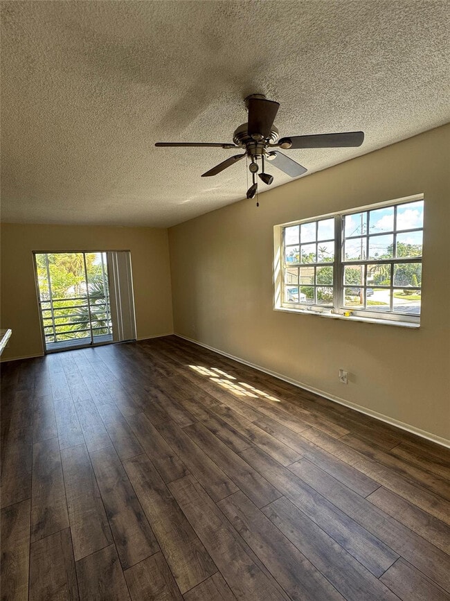 1407 NE 56th St in Fort Lauderdale, FL - Building Photo - Building Photo