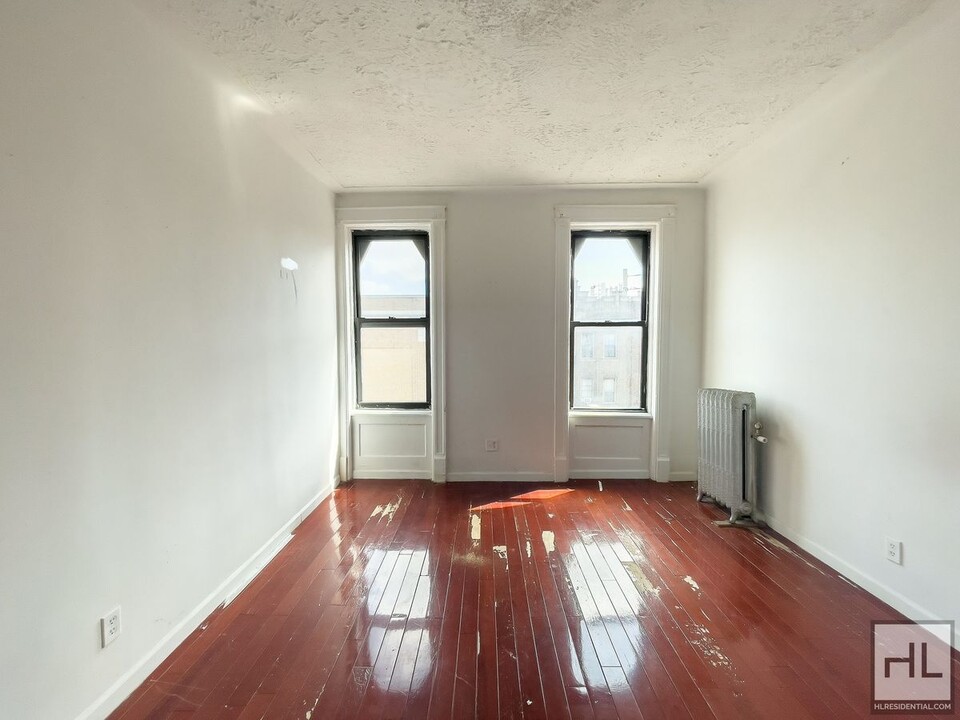860 Nostrand Ave in Brooklyn, NY - Foto de edificio