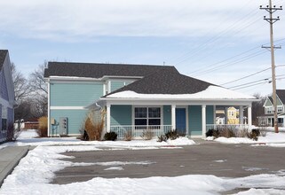 Centennial Place Apartments in Muncie, IN - Building Photo - Building Photo