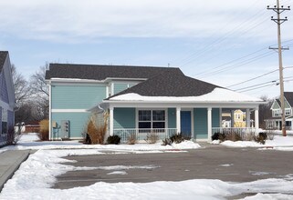 Centennial Place Apartments in Muncie, IN - Building Photo - Building Photo