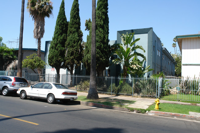 967 S Westmoreland Ave in Los Angeles, CA - Building Photo - Building Photo