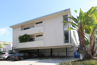 1037 Lincoln Blvd in Santa Monica, CA - Building Photo - Primary Photo