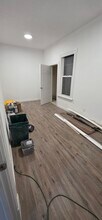 572 River St, Unit 1 in Troy, NY - Foto de edificio - Building Photo