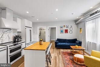 1612 Cambridge St, Unit 407 in Philadelphia, PA - Building Photo - Building Photo