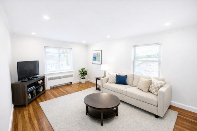 186 Summit Ave, Unit 1A in Quincy, MA - Foto de edificio - Building Photo