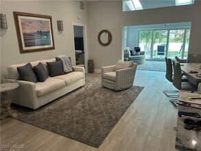 421 Kings Way in Naples, FL - Building Photo - Building Photo