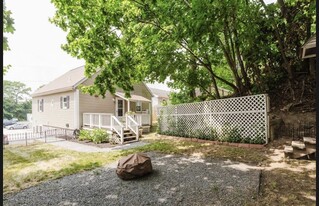 167 Mendon Rd, Unit First Floor in Cumberland, RI - Building Photo - Building Photo