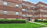 Glen Brook Apartments in Glenolden, PA - Foto de edificio - Building Photo