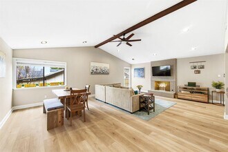 7210 Towering Oaks Dr in Austin, TX - Building Photo - Building Photo