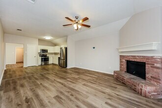 3037 San Martin Dr in Arlington, TX - Building Photo - Building Photo