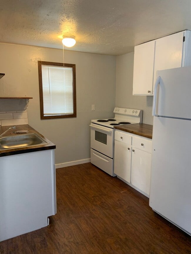 2530 Gettle St in Klamath Falls, OR - Building Photo - Building Photo